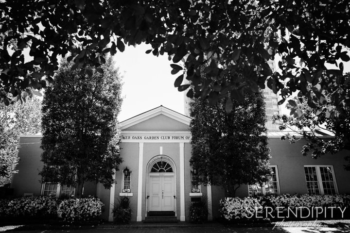 River Oaks Garden Club Wedding, outdoor wedding, black and white wedding portrait, Houston wedding photographers