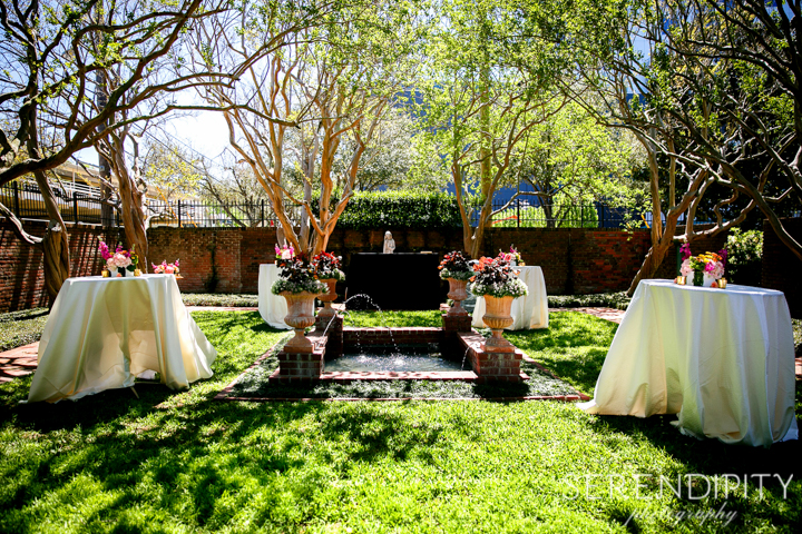 River Oaks Garden Club Wedding, outdoor wedding, intimate outdoor wedding venue, rustic charm, Houston wedding photographers