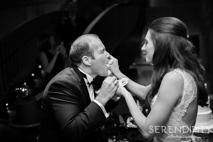 cake cutting, Serendipity Photography, downtown houston wedding, houston wedding photographers