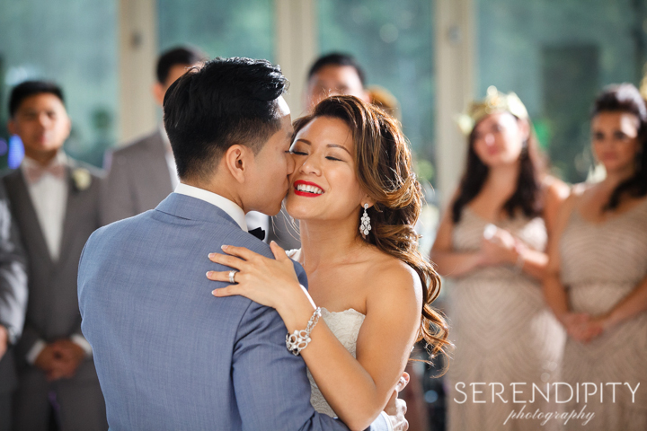 Wedding reception at the Hobby Center Houston, hobby center houston, bride and groom portrait, bride and groom first dance